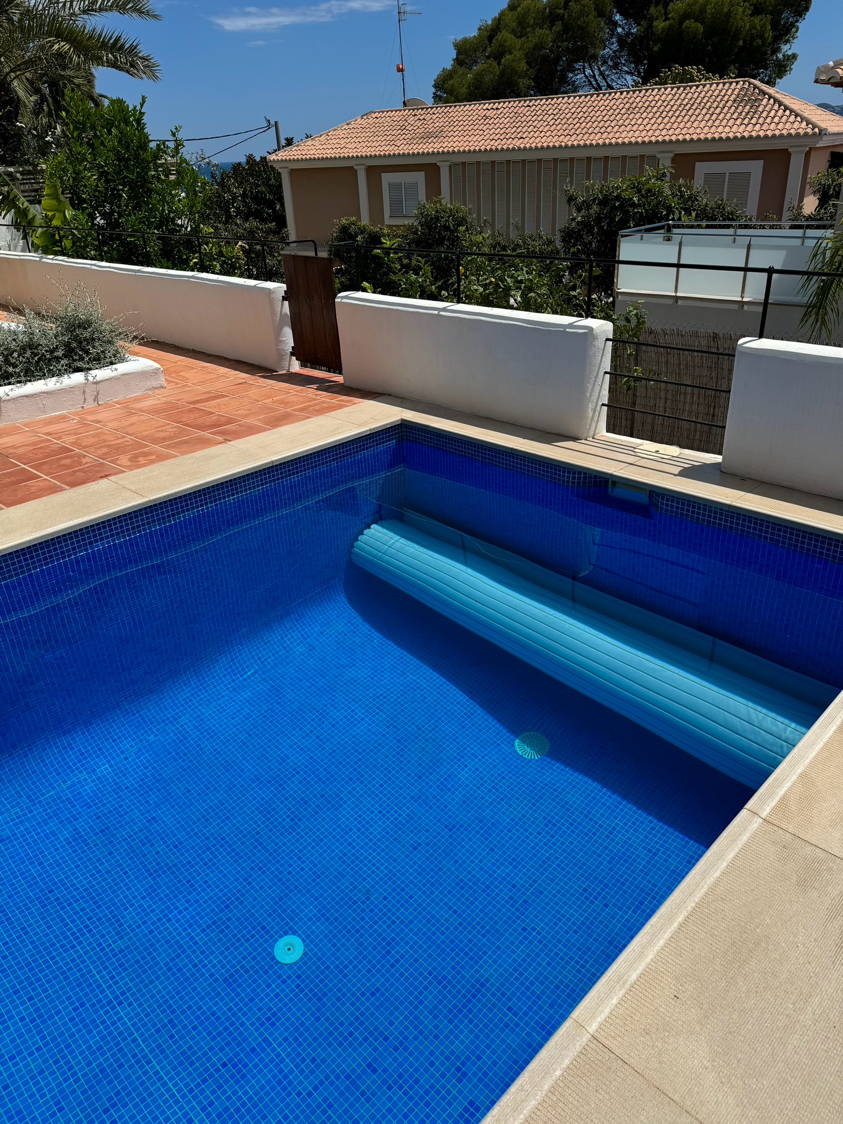 Puesta a punto de piscinas en Jávea