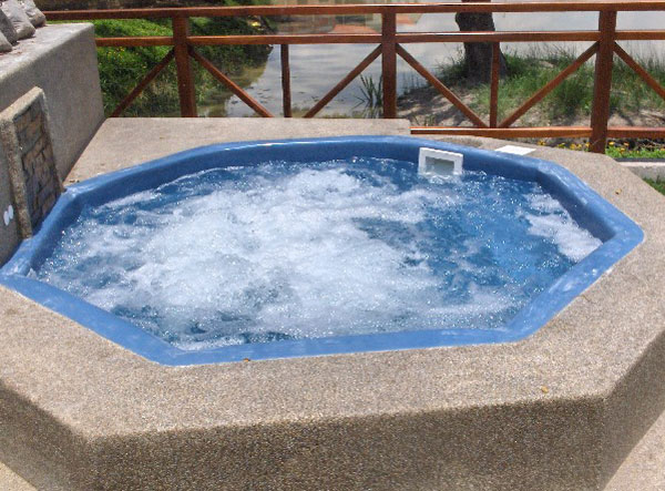 Limpieza hidromasaje con solución salina Jávea