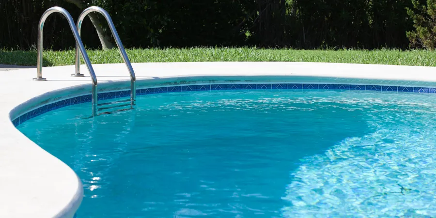 Control de parámetros piscinas con solución salina