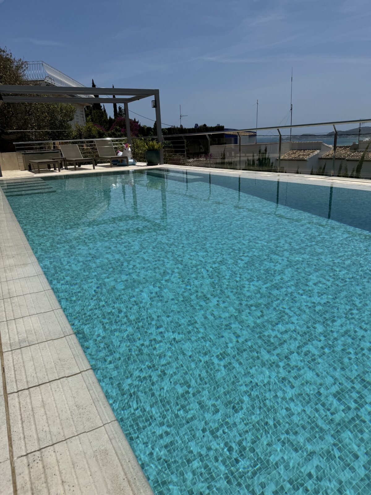 Limpieza de piscinas sin cloro en Jávea