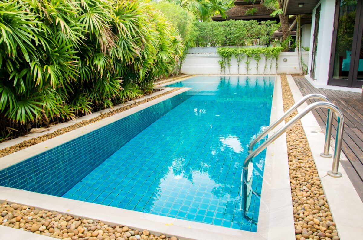 Cuidado de piscinas sin cloro en Jávea
